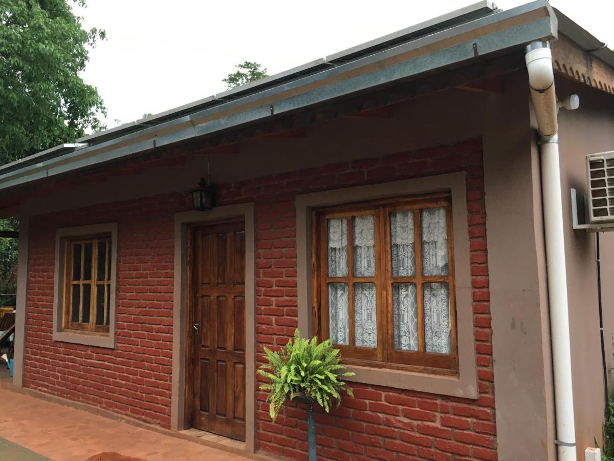 Posada Enki Puerto Iguazú Dış mekan fotoğraf
